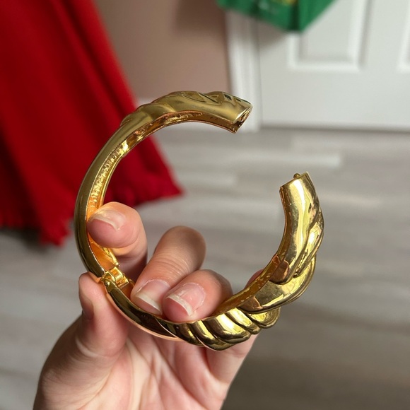 4/$50 gold abstract art bangle bracelet 7 inches ❤️ - Picture 7 of 8